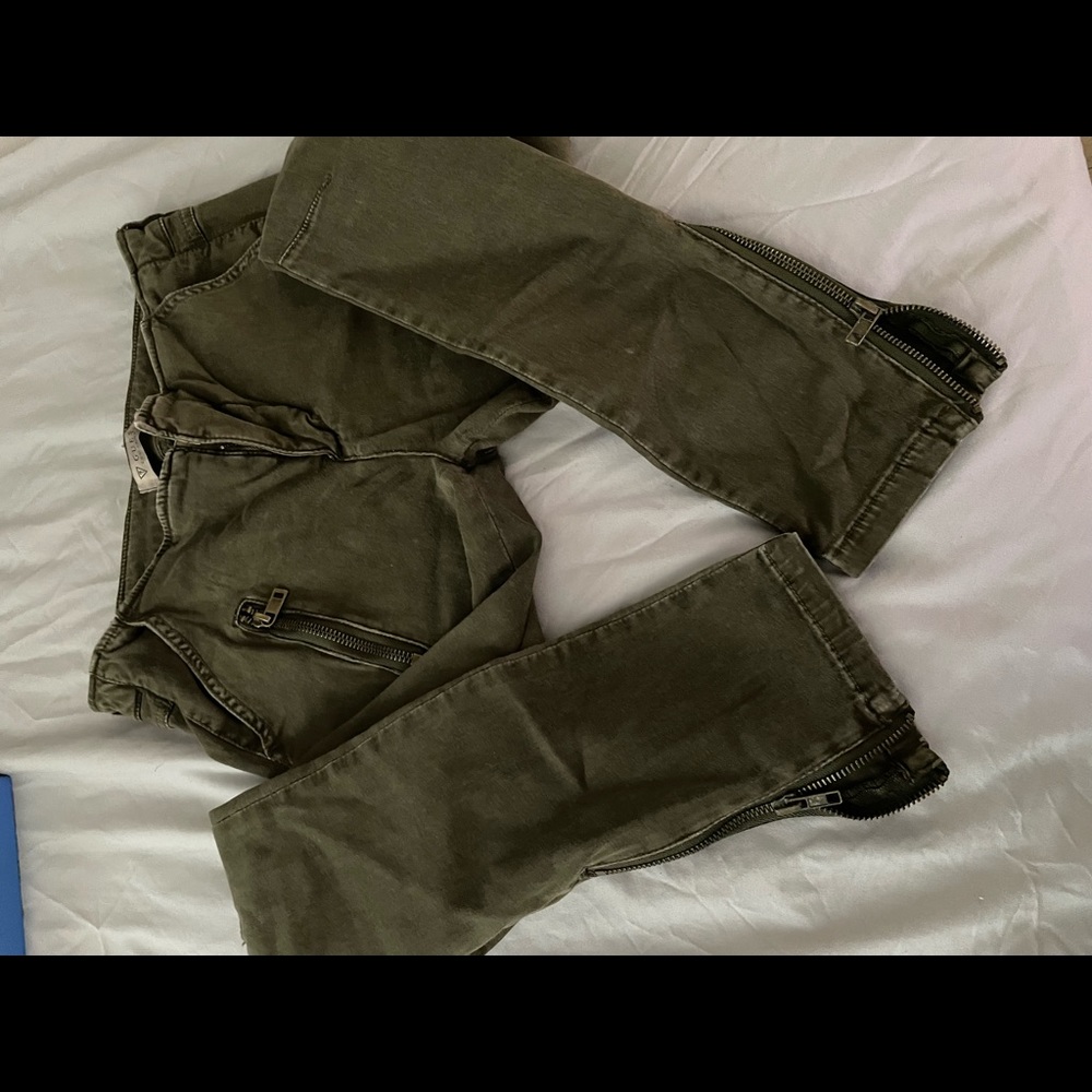 Guess size 24 olive skinny Jean